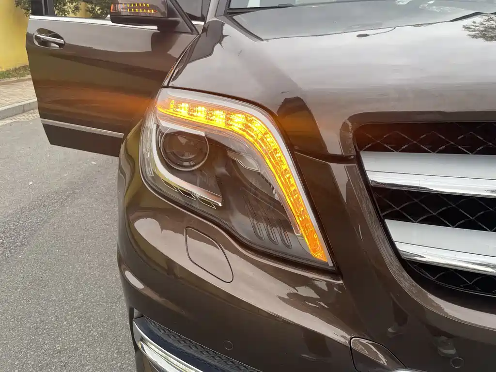 Mercedes-Benz Mercedes-Benz GLK-Class 2015 GLK 300 4MATIC Fashion Edition Ultimate Version 2015 - thumbnail 11