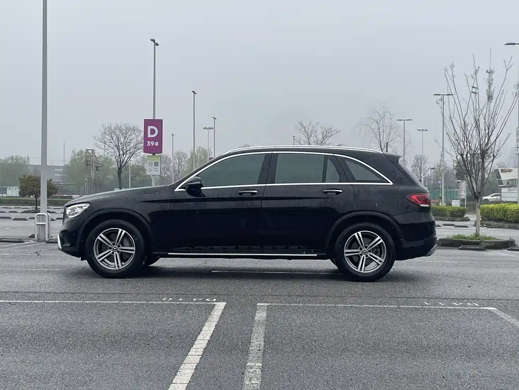 Mercedes-Benz Mercedes-Benz GLC 2021 GLC 260 L 4MATIC Sport Edition 2021 - thumbnail 4