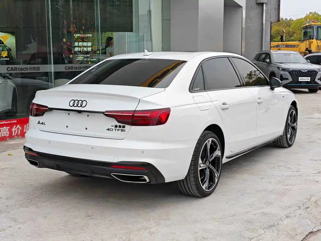 Audi Audi A4L 2025 200th Anniversary Edition 40 TFSI Premium Dynamic B&O Starlight Edition 2026 - thumbnail 4