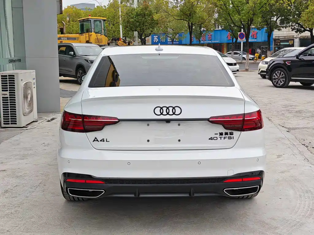 Audi Audi A4L 2025 200th Anniversary Edition 40 TFSI Premium Dynamic B&O Starlight Edition 2026 - thumbnail 5