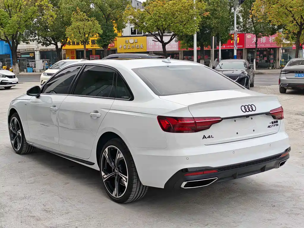 Audi Audi A4L 2025 200th Anniversary Edition 40 TFSI Premium Dynamic B&O Starlight Edition 2026 - thumbnail 8