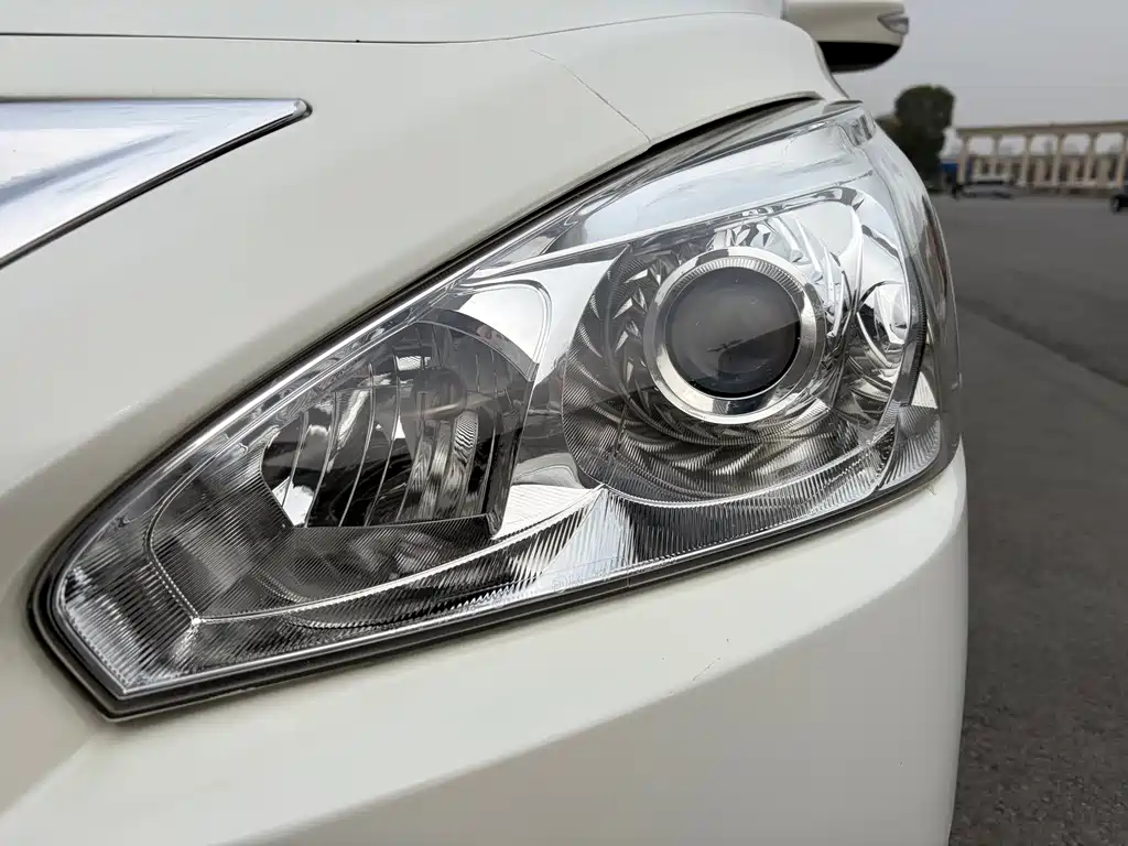 Nissan Nissan Teana 2015 2.0L XL Upper Champions League Technology Edition 2015 - thumbnail 4
