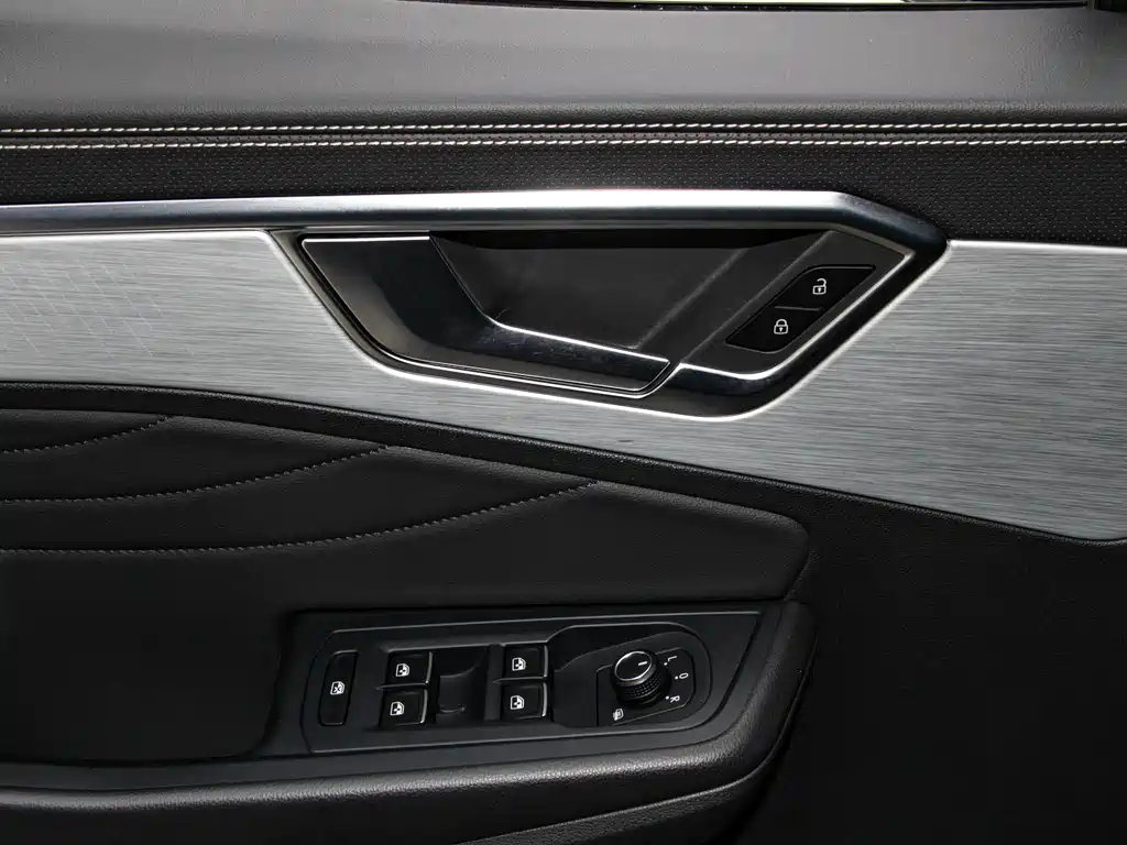 Volkswagen Teramont 2022 380TSI 4Motion Luxury Plus 7-seater 2024 - thumbnail 19
