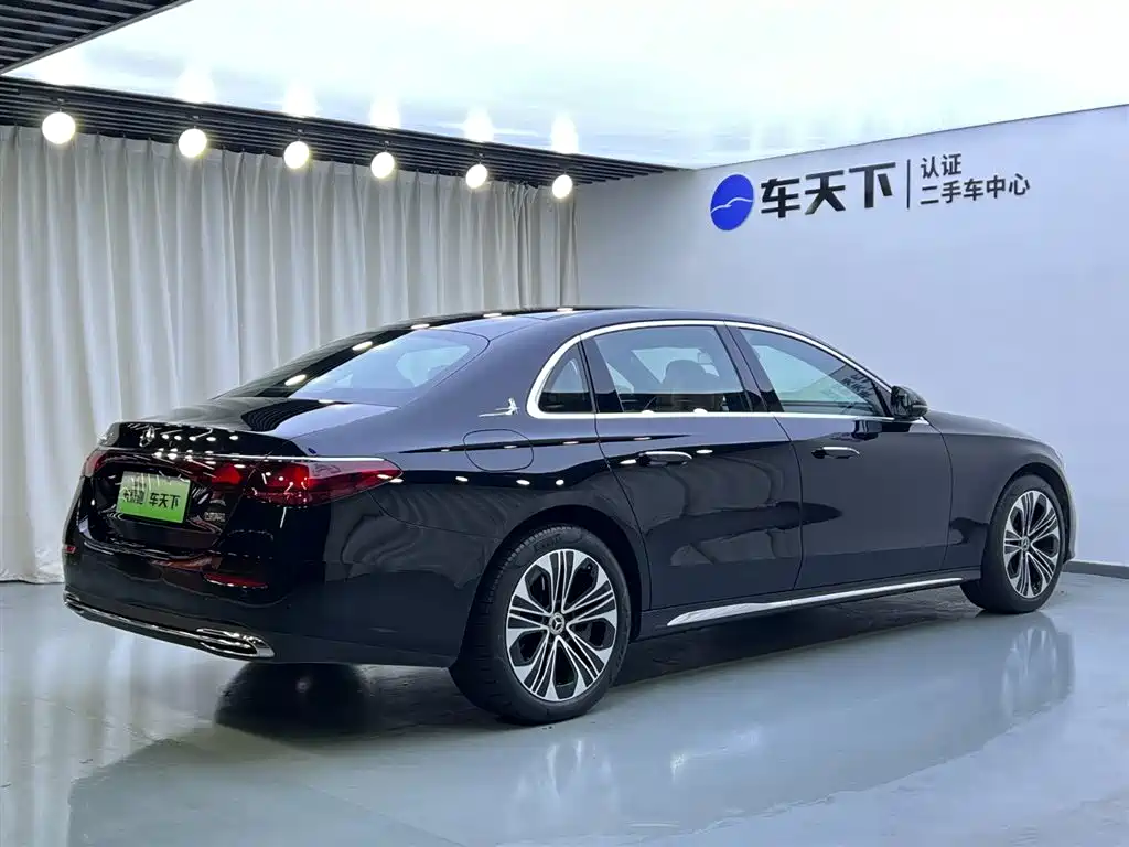 Mercedes-Benz Mercedes-Benz E-Class 2024 E 350 e L Plug-in Hybrid Sedan 2024 - thumbnail 4