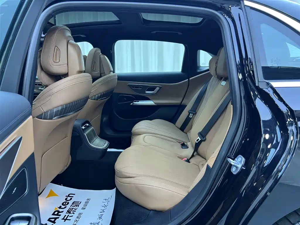 Mercedes-Benz Mercedes-Benz E-Class 2024 E 350 e L Plug-in Hybrid Sedan 2024 - thumbnail 8