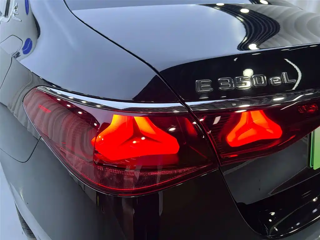 Mercedes-Benz Mercedes-Benz E-Class 2024 E 350 e L Plug-in Hybrid Sedan 2024 - thumbnail 25
