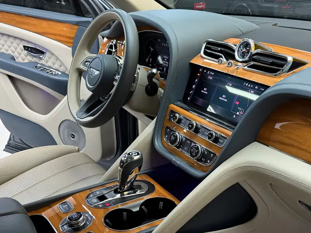 Bentley Bentayga 2021 4.0T V8 2021 - thumbnail 6