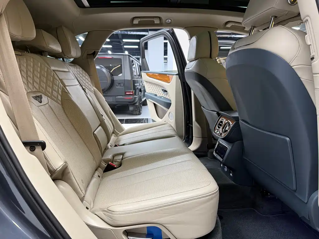 Bentley Bentayga 2021 4.0T V8 2021 - thumbnail 9