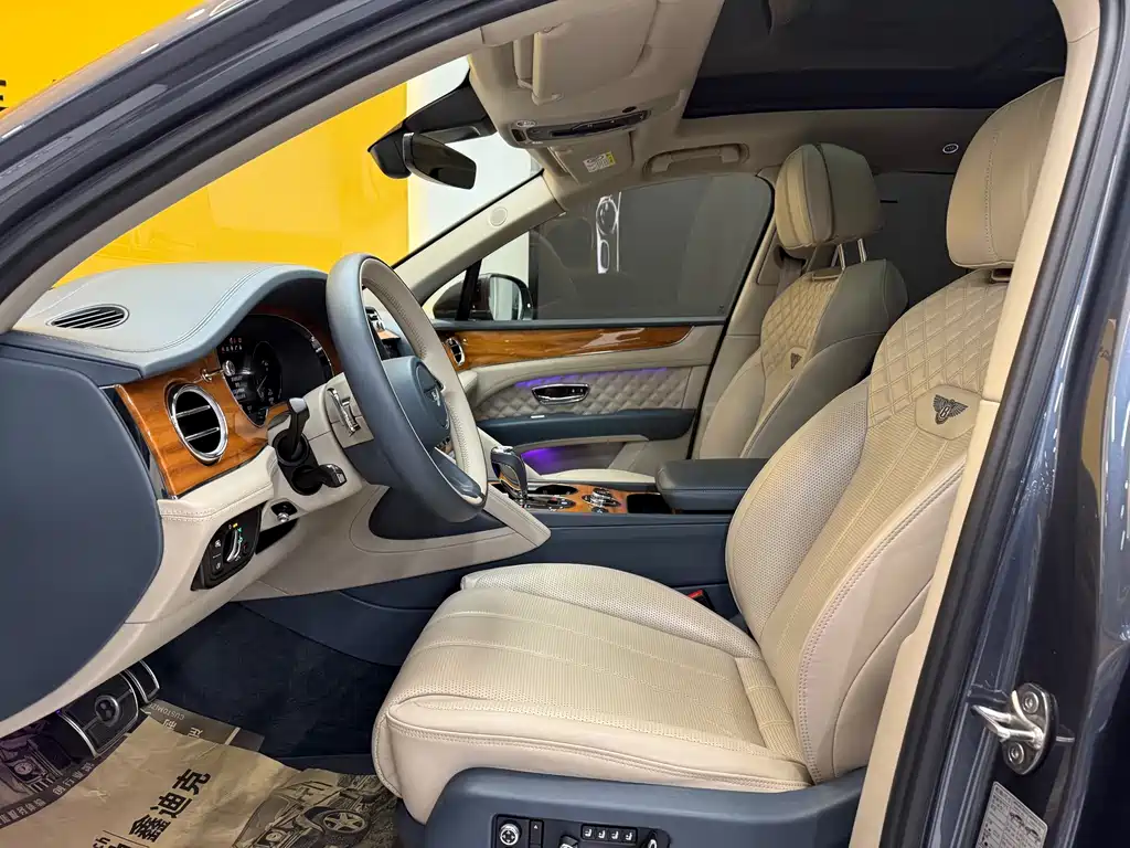 Bentley Bentayga 2021 4.0T V8 2021 - thumbnail 14