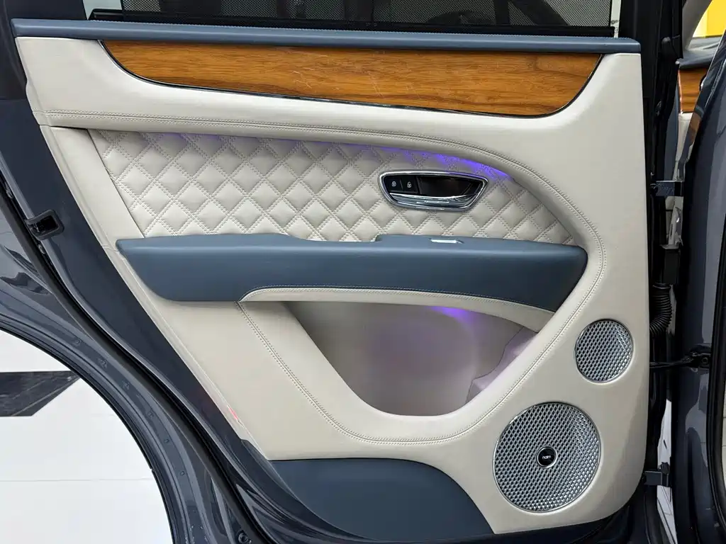 Bentley Bentayga 2021 4.0T V8 2021 - thumbnail 16