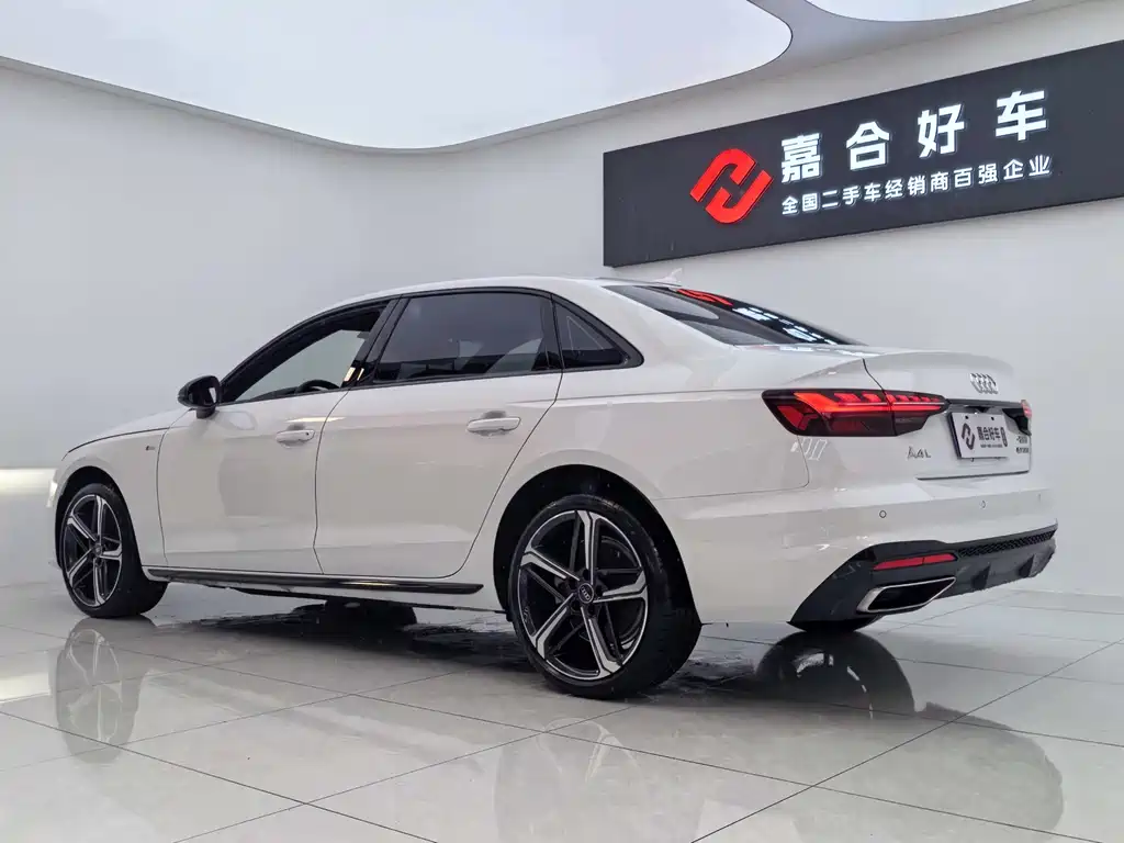 Audi Audi A4L 2025 2 Million Celebration Edition 40 TFSI Luxury Dynamic Model 2025 - thumbnail 15