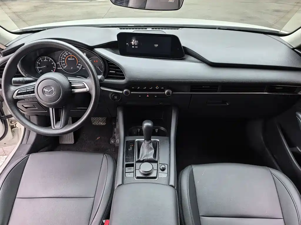 Mazda Mazda 3 Axela 2021 1.5L Automatic Premium Version 2021 - thumbnail 6