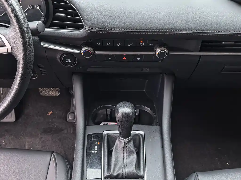 Mazda Mazda 3 Axela 2021 1.5L Automatic Premium Version 2021 - thumbnail 9