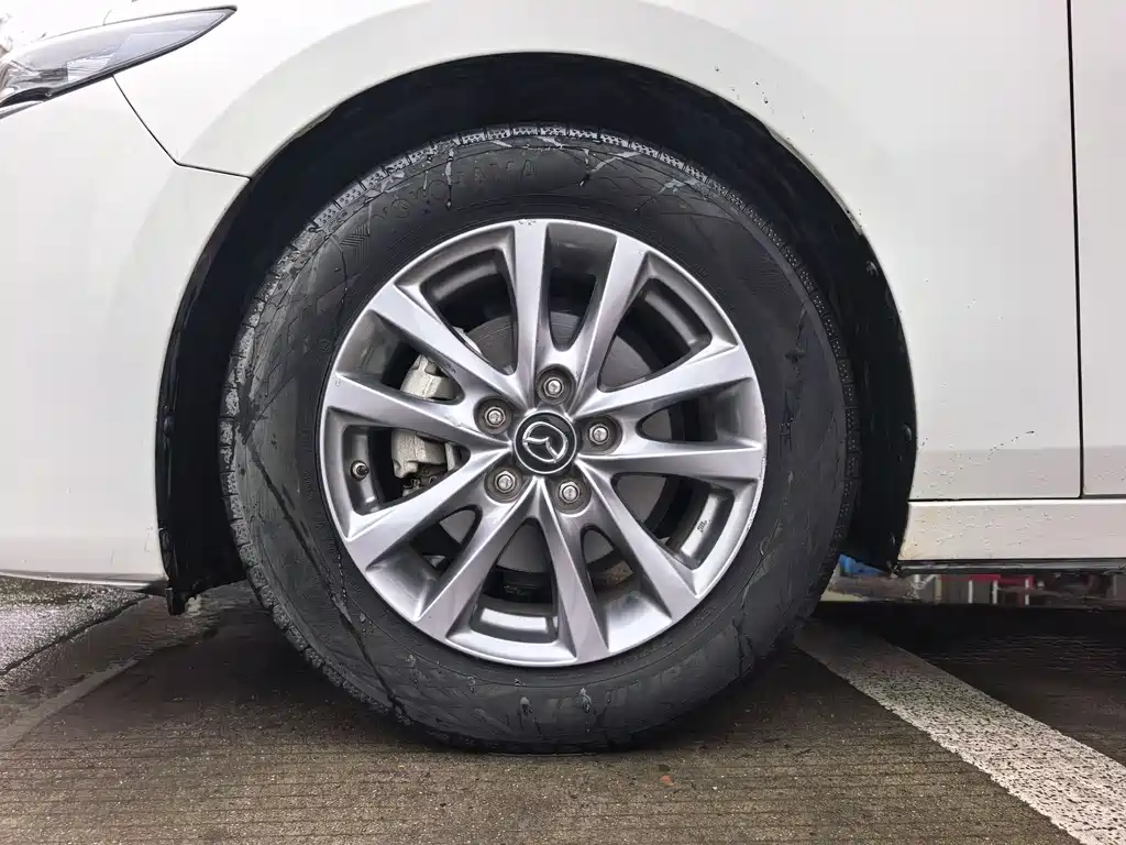 Mazda Mazda 3 Axela 2021 1.5L Automatic Premium Version 2021 - thumbnail 20