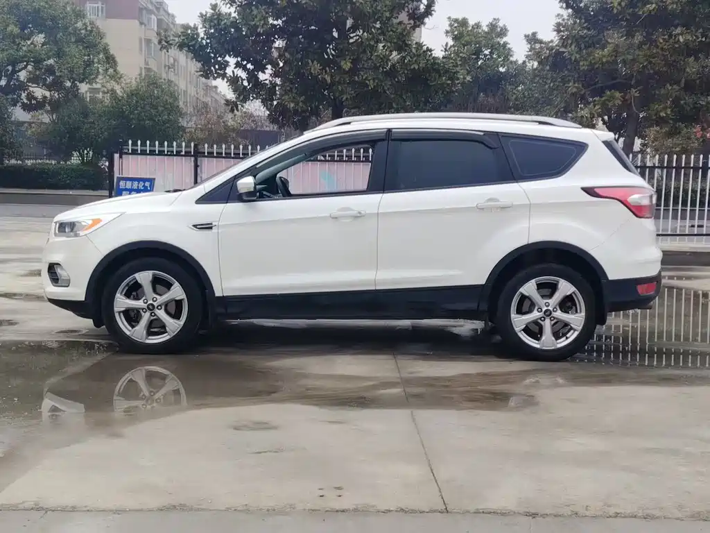 Ford Ford Escape 2017 EcoBoost 180 2WD Comfort Edition 2017 - thumbnail 3