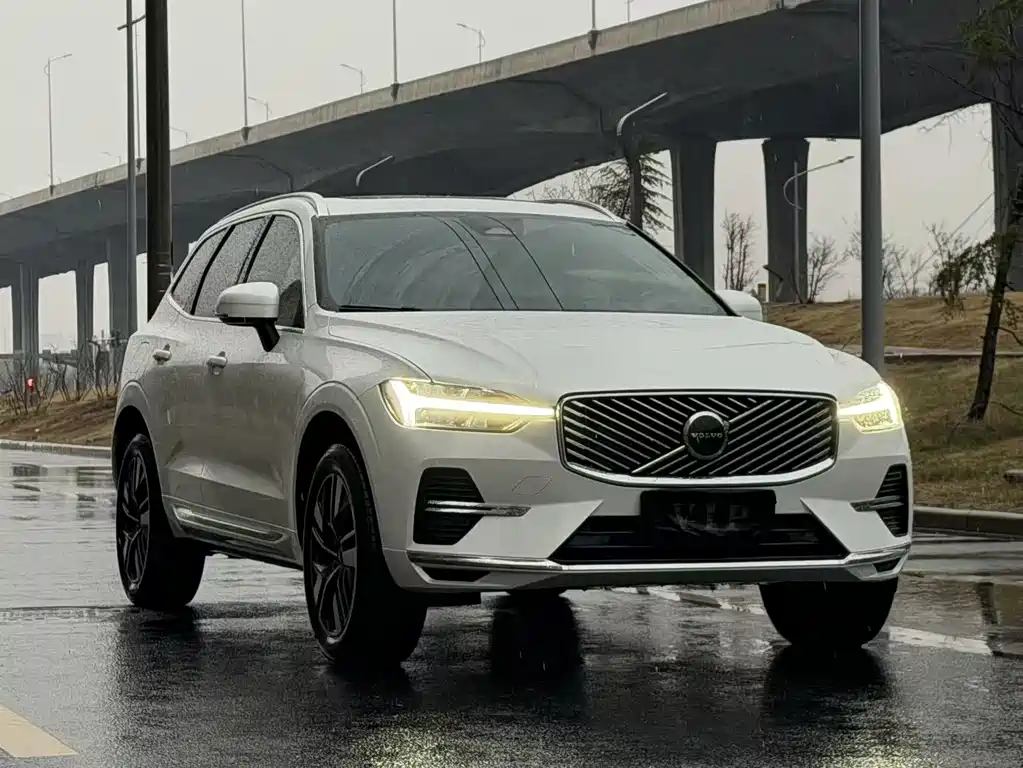 Volvo Volvo XC60 2026 B5 AWD Intelligent Luxury Edition 2025
