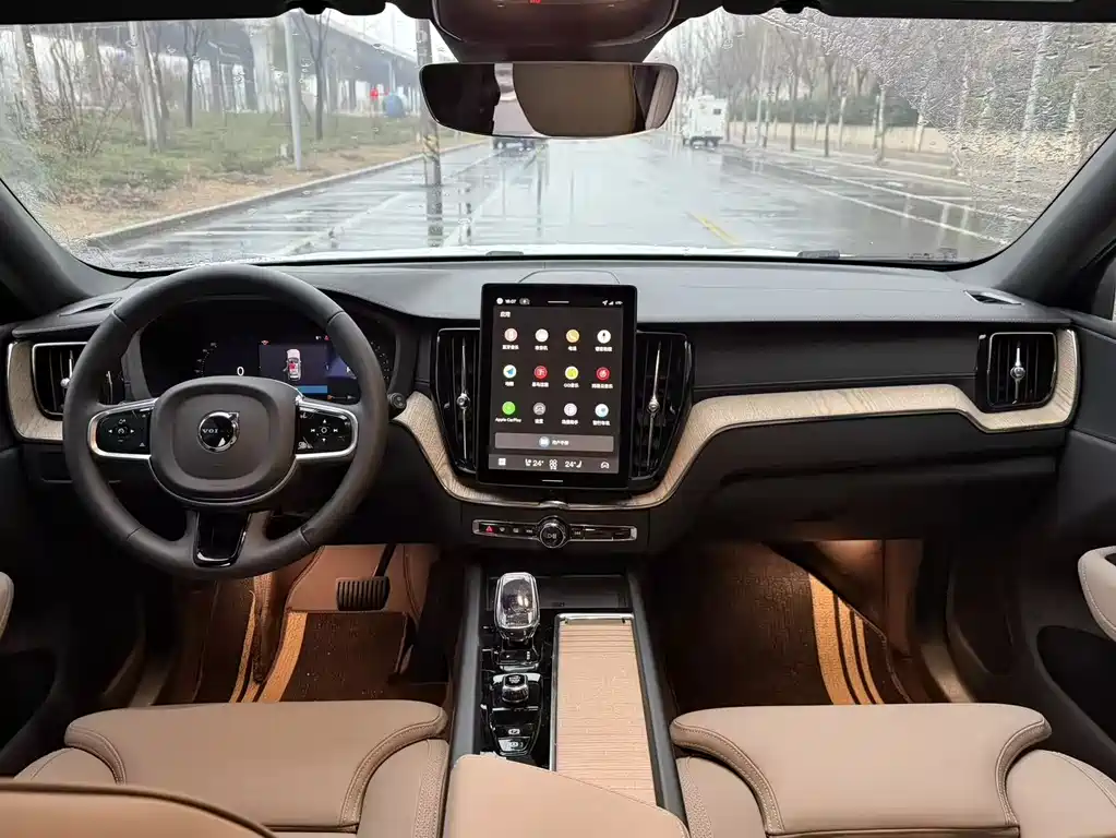 Volvo Volvo XC60 2026 B5 AWD Intelligent Luxury Edition 2025 - thumbnail 5