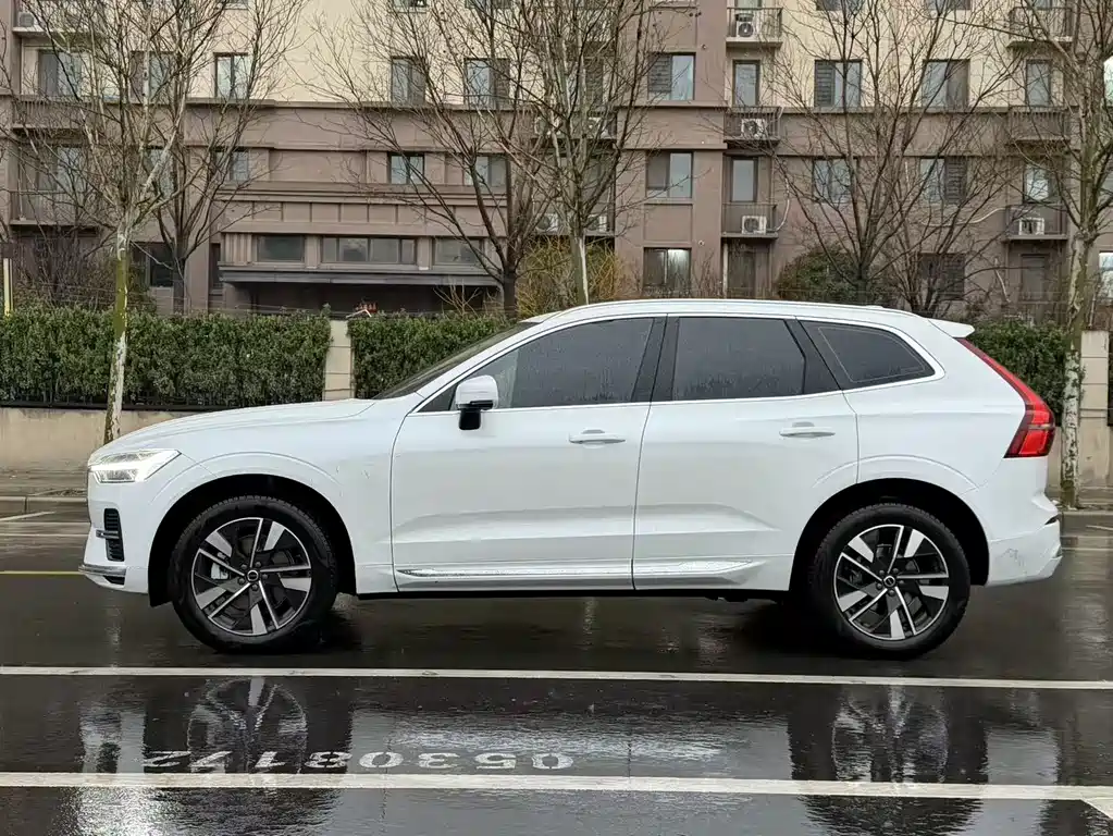 Volvo Volvo XC60 2026 B5 AWD Intelligent Luxury Edition 2025 - thumbnail 10