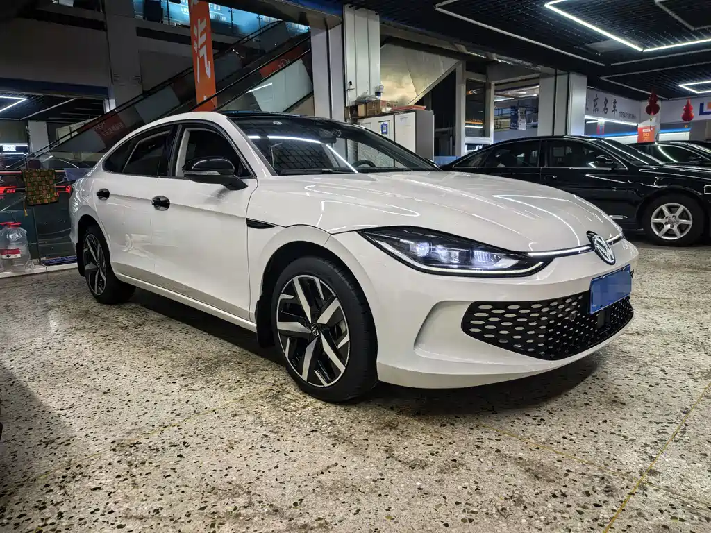 Volkswagen Lamando 2023 Lamando L 280TSI DSG Cool Spice Edition 2023 - thumbnail 3