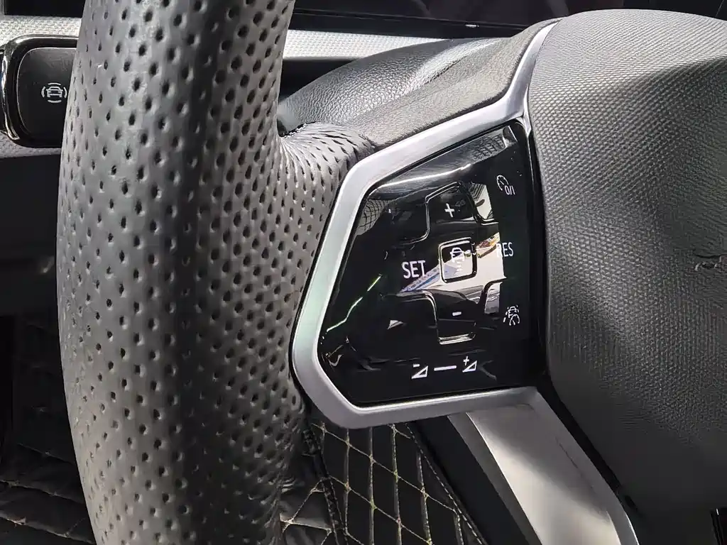 Volkswagen Lamando 2023 Lamando L 280TSI DSG Cool Spice Edition 2023 - thumbnail 12