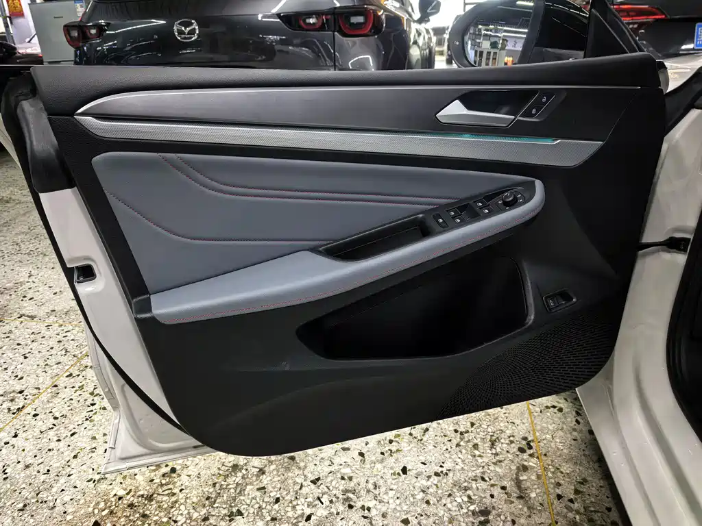 Volkswagen Lamando 2023 Lamando L 280TSI DSG Cool Spice Edition 2023 - thumbnail 24