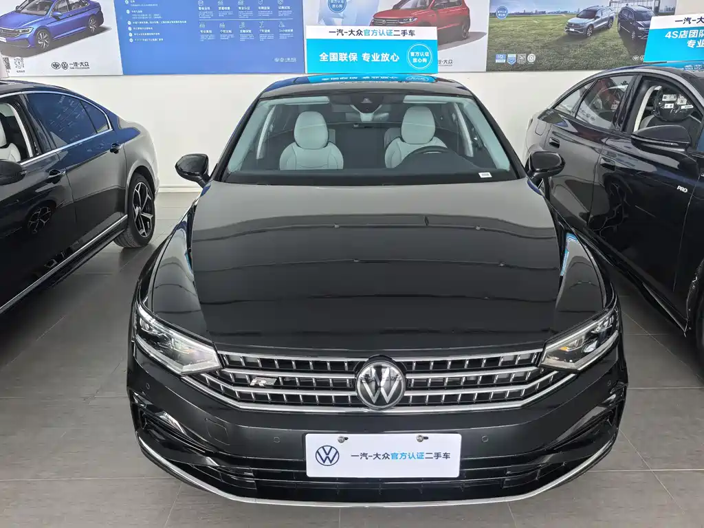Volkswagen Magotan 2026 3000th Anniversary Edition 380TSI DSG Luxury Model 2025 - thumbnail 2