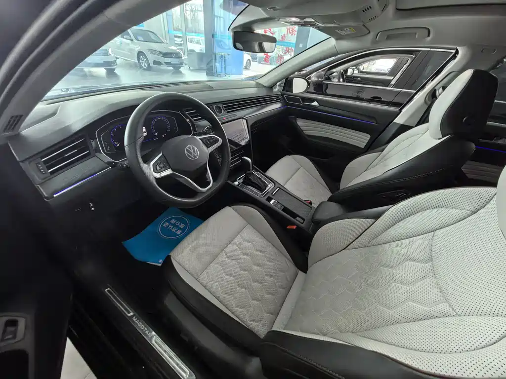 Volkswagen Magotan 2026 3000th Anniversary Edition 380TSI DSG Luxury Model 2025 - thumbnail 3