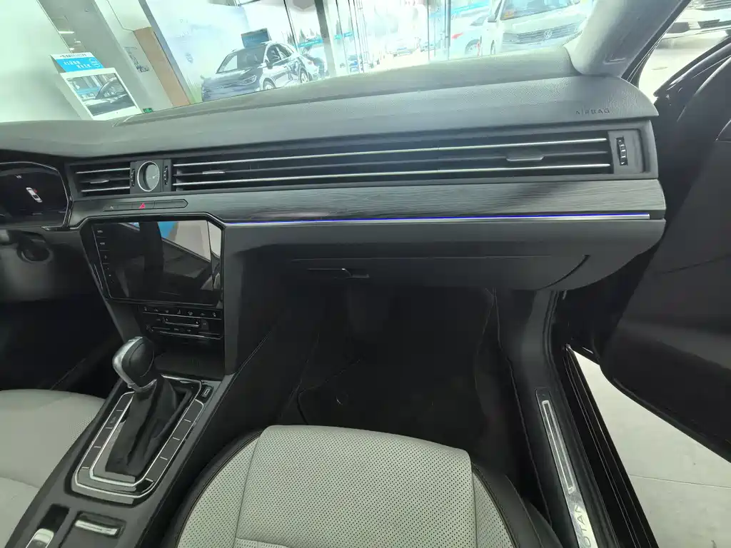 Volkswagen Magotan 2026 3000th Anniversary Edition 380TSI DSG Luxury Model 2025 - thumbnail 8