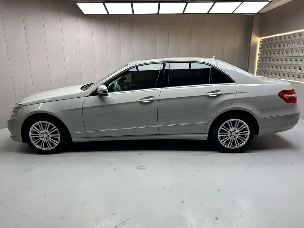 Mercedes-Benz Mercedes-Benz E-Class (Imported) 2010 E 300 Elegant Luxury Edition 2010 - thumbnail 2
