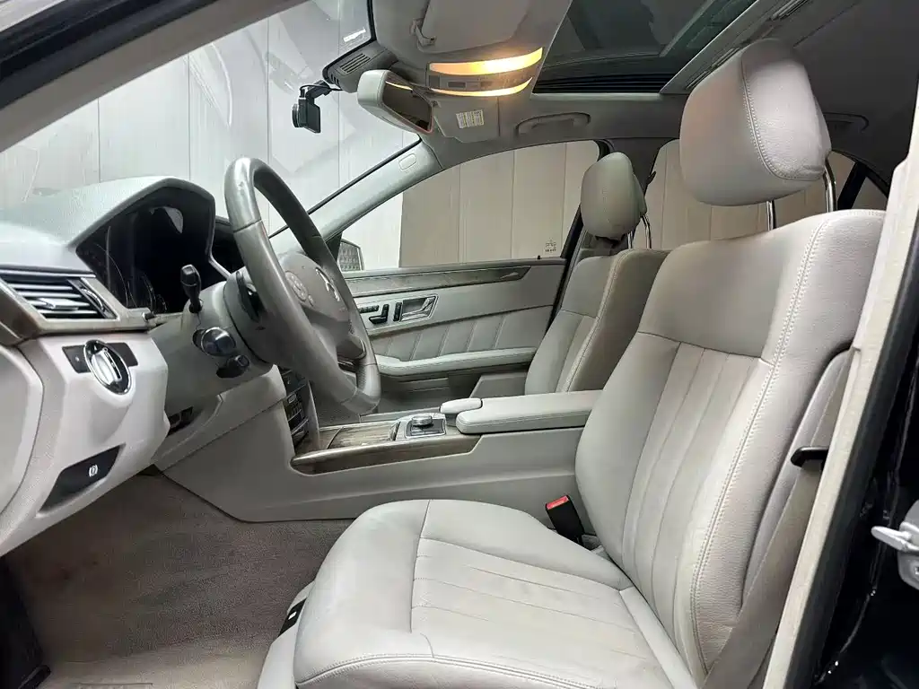 Mercedes-Benz Mercedes-Benz E-Class (Imported) 2010 E 300 Elegant Luxury Edition 2010 - thumbnail 4