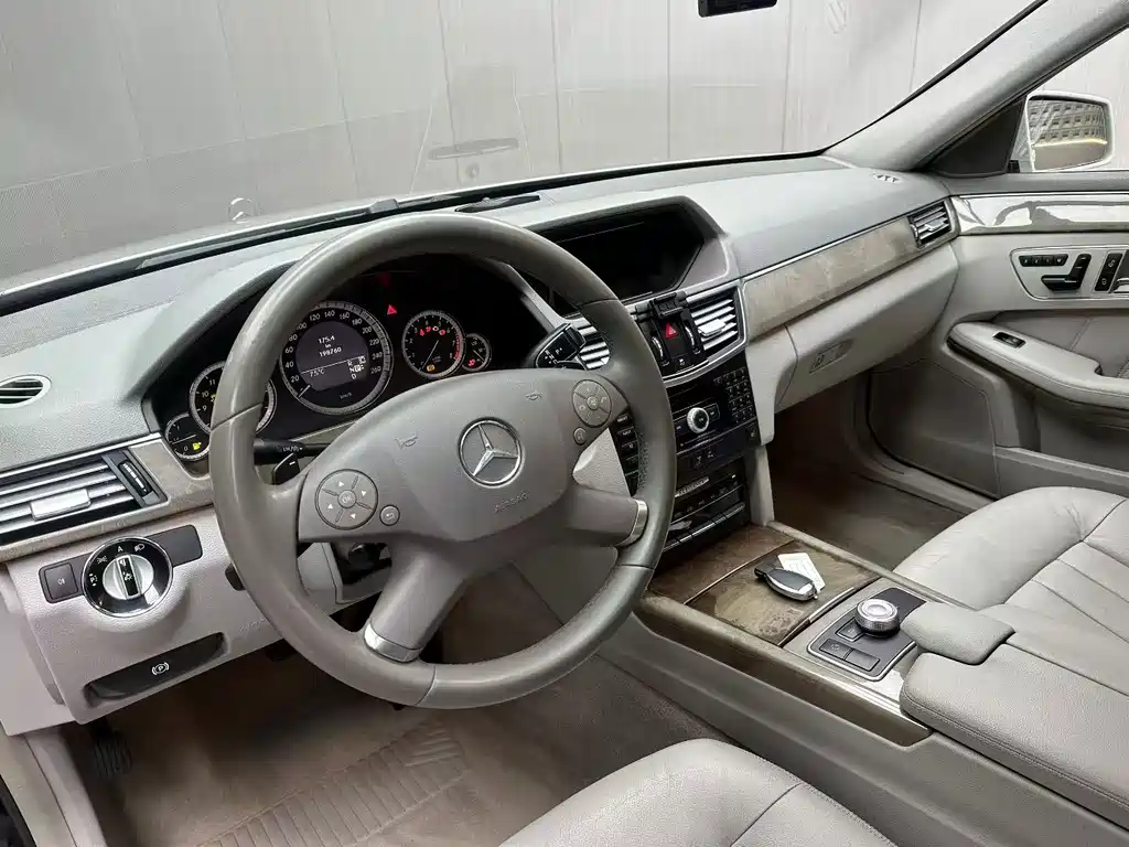 Mercedes-Benz Mercedes-Benz E-Class (Imported) 2010 E 300 Elegant Luxury Edition 2010 - thumbnail 6