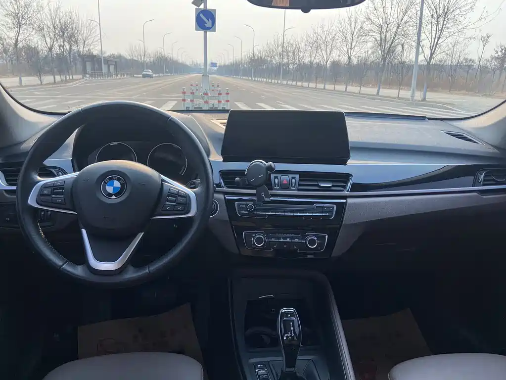 BMW BMW X1 2022 sDrive20Li Fashion Edition 2022 - thumbnail 6
