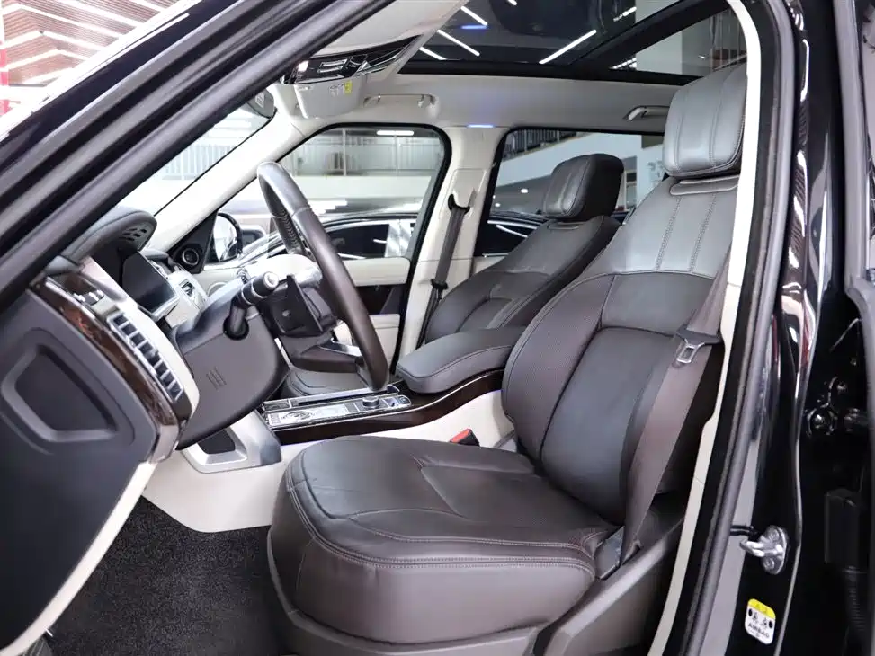 Land Rover Range Rover 2021 3.0 L6 Autobiography Long Classic Edition 2021 - thumbnail 6