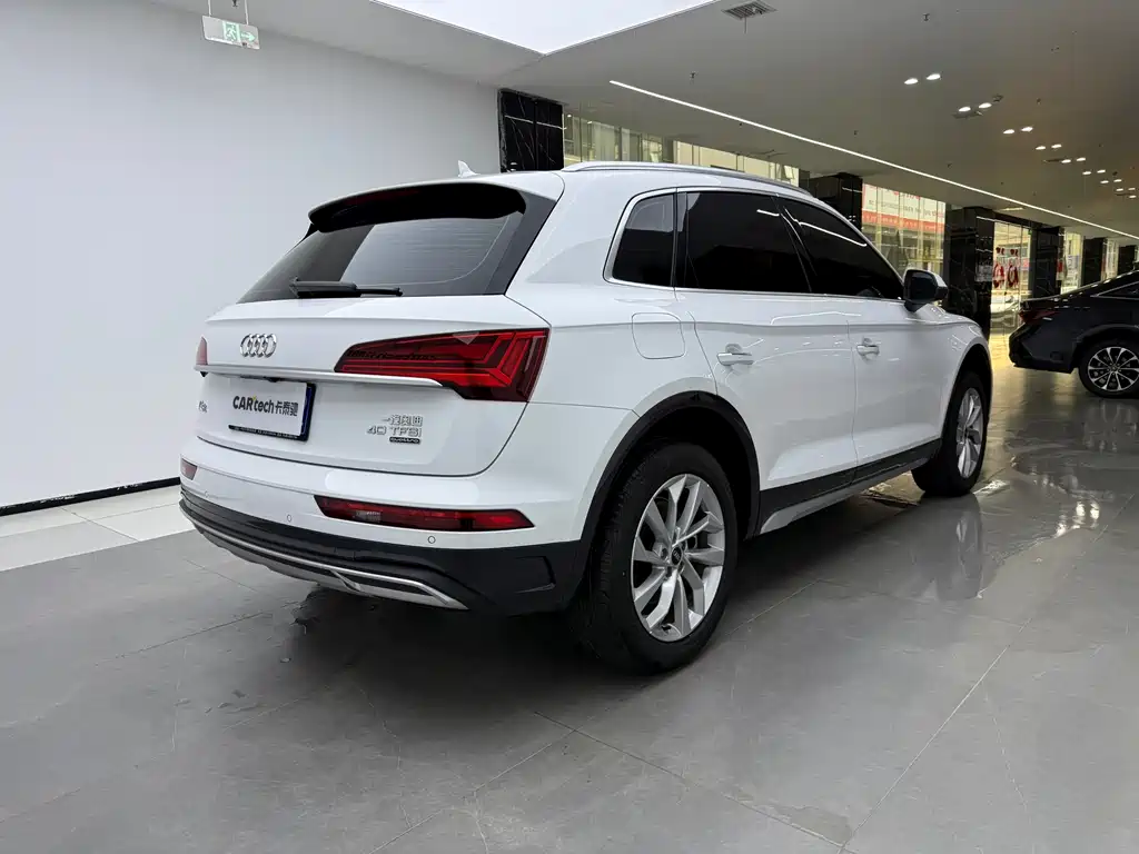 Audi Audi Q5L 2023 40T Luxury Elegant Model 2024 - thumbnail 3