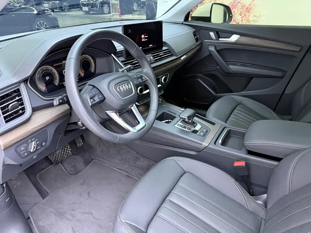 Audi Audi Q5L 2023 40T Luxury Elegant Model 2024 - thumbnail 11