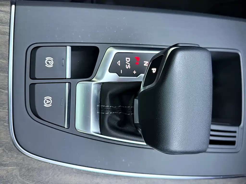 Audi Audi Q5L 2023 40T Luxury Elegant Model 2024 - thumbnail 13