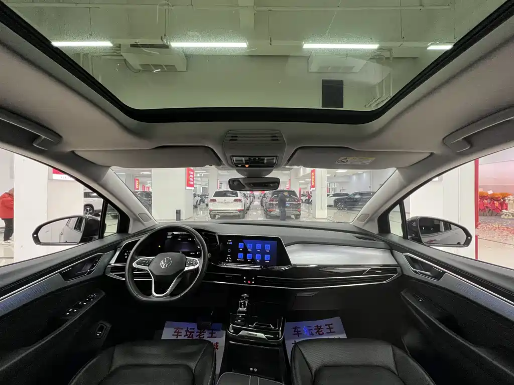 Volkswagen Teramont 2022 380TSI 4Motion Luxury Plus Pro 6-seater 2023 - thumbnail 8