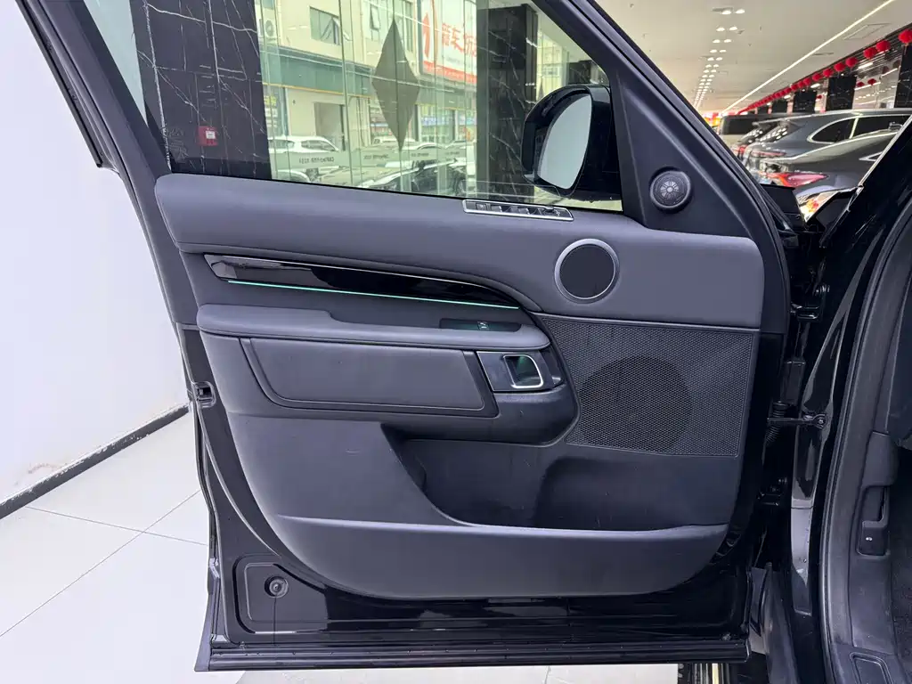 Land Rover Discovery 2019 2.0T SE 2019 - thumbnail 8
