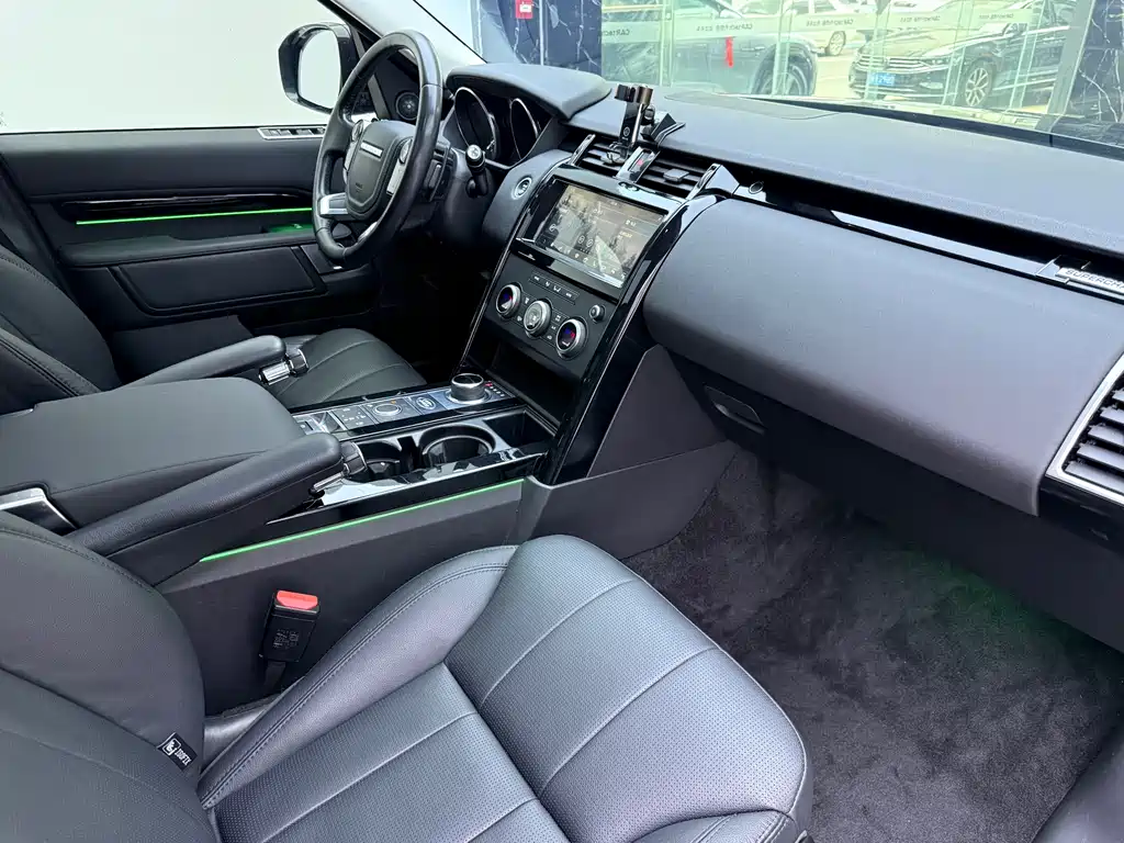 Land Rover Discovery 2019 2.0T SE 2019 - thumbnail 14