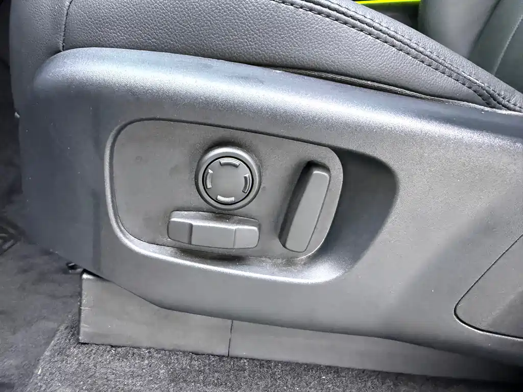Land Rover Discovery 2019 2.0T SE 2019 - thumbnail 16