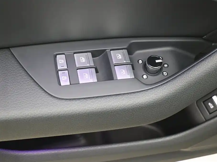 Audi Audi A6L 2025 45 TFSI quattro Premium Dynamic Edition 2025 - thumbnail 11