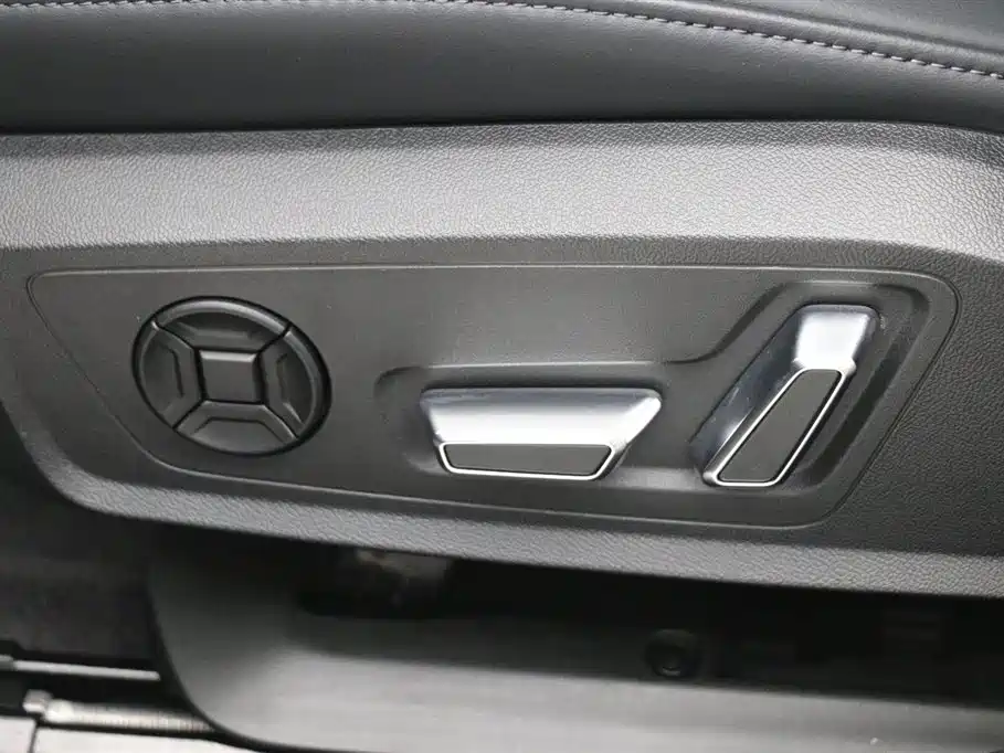 Audi Audi A6L 2025 45 TFSI quattro Premium Dynamic Edition 2025 - thumbnail 12