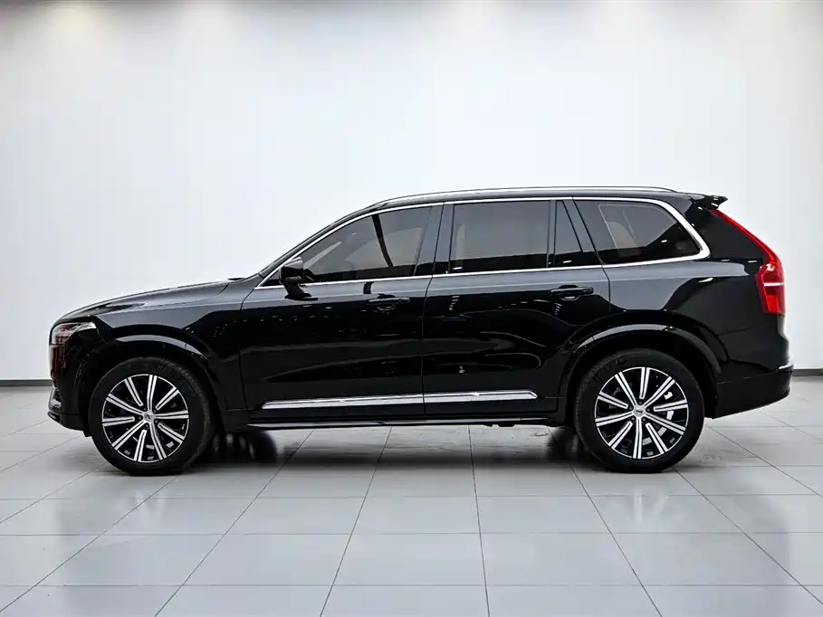 Volvo Volvo XC90 2023 B6 Momentum Luxury 7-seater 2023 - thumbnail 5