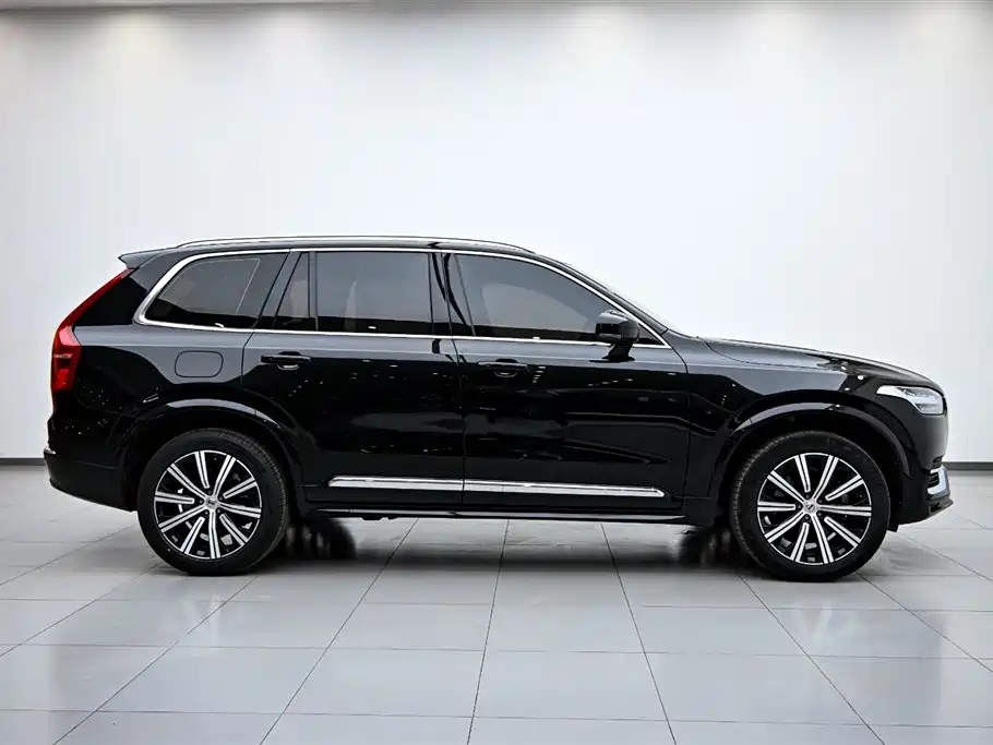 Volvo Volvo XC90 2023 B6 Momentum Luxury 7-seater 2023 - thumbnail 6