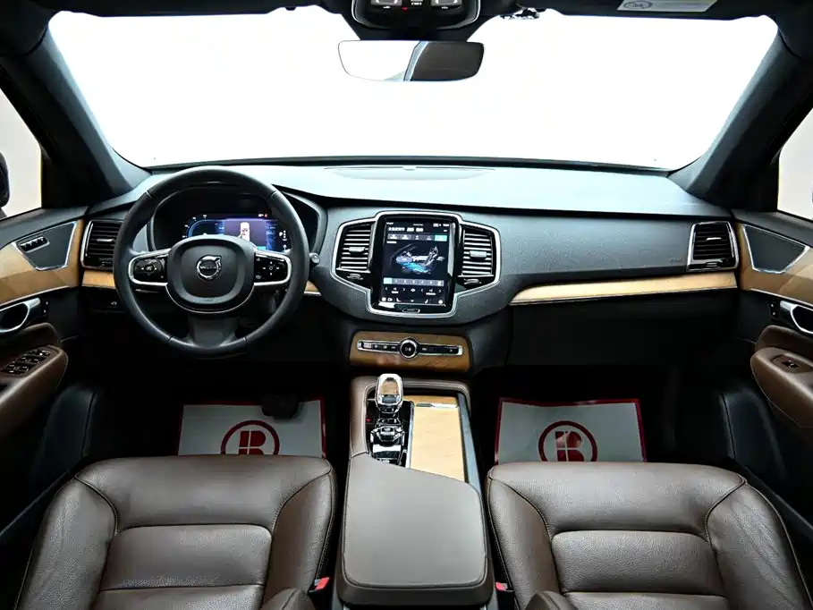 Volvo Volvo XC90 2023 B6 Momentum Luxury 7-seater 2023 - thumbnail 14