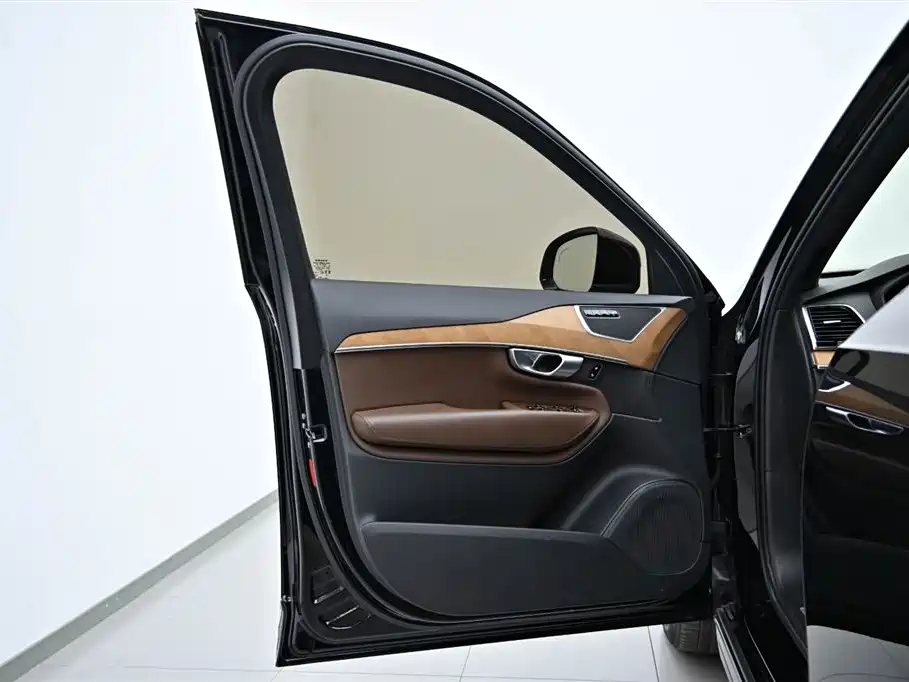Volvo Volvo XC90 2023 B6 Momentum Luxury 7-seater 2023 - thumbnail 20