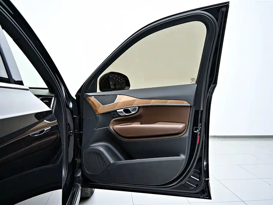 Volvo Volvo XC90 2023 B6 Momentum Luxury 7-seater 2023 - thumbnail 21