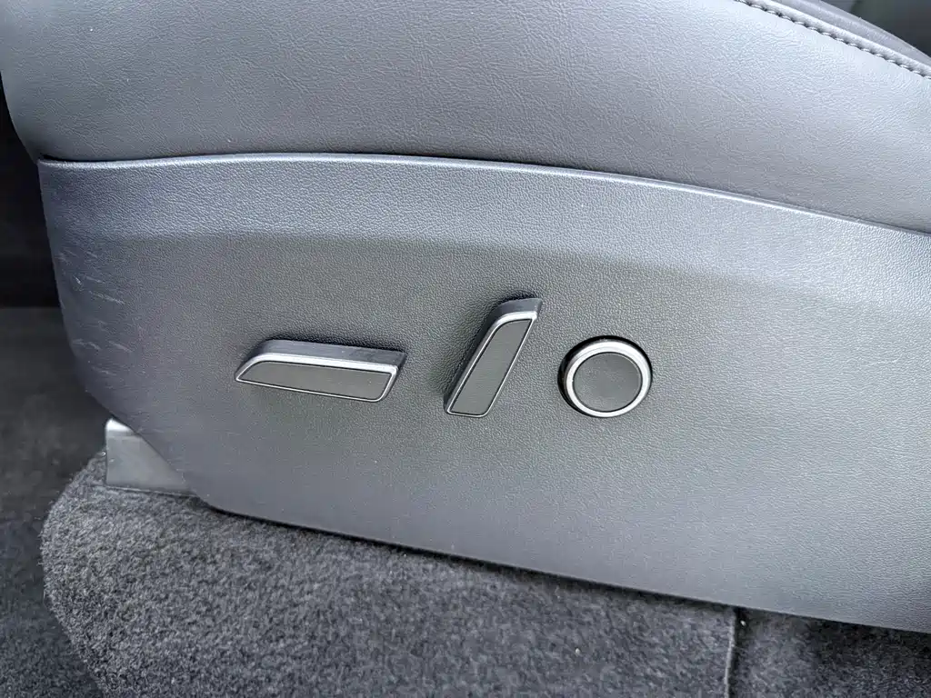 Tesla Model Y 2024 Rear-Wheel Drive 2024 - thumbnail 16