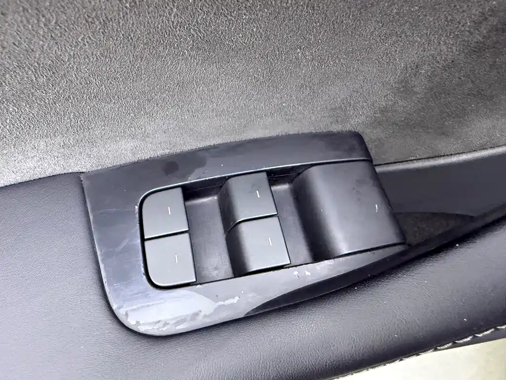 Tesla Model Y 2024 Rear-Wheel Drive 2024 - thumbnail 17