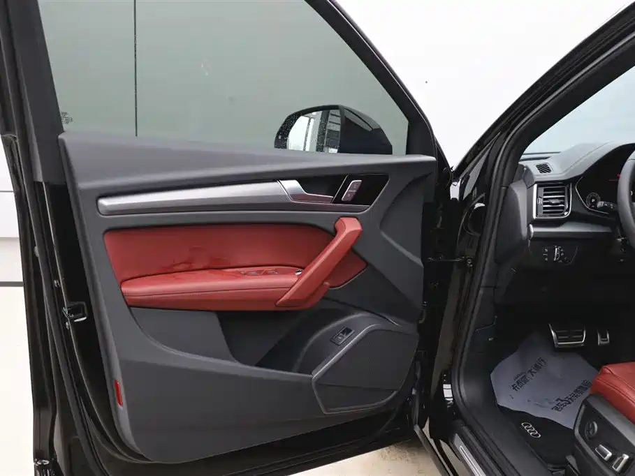 Audi Audi Q5L 2025 45th Anniversary Edition 40 TFSI Luxury Dynamic Model 2025 - thumbnail 10